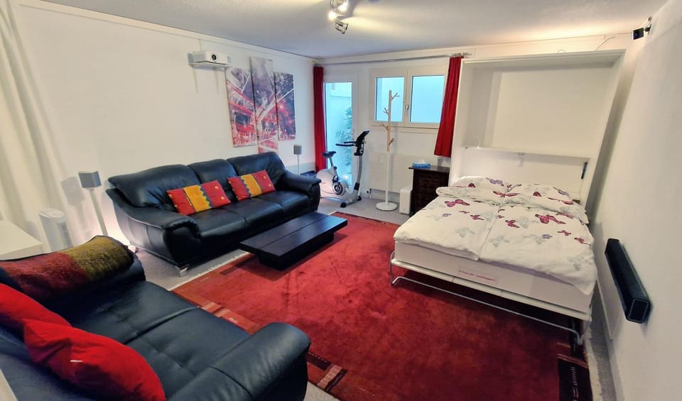 Bed, Bedroom, Guests