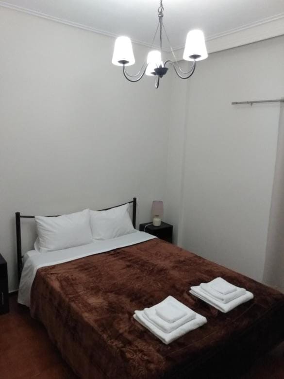 TV and multimedia, Seating area, Bedroom