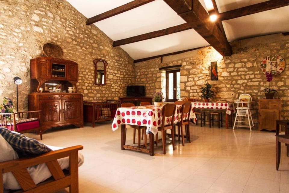 Property building, Lounge or bar