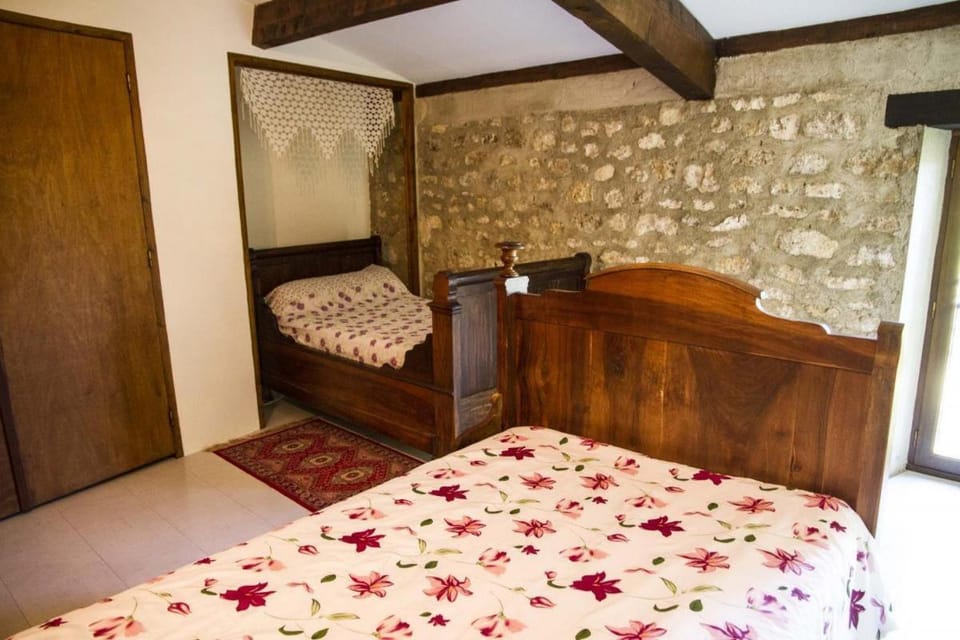 Property building, Photo of the whole room