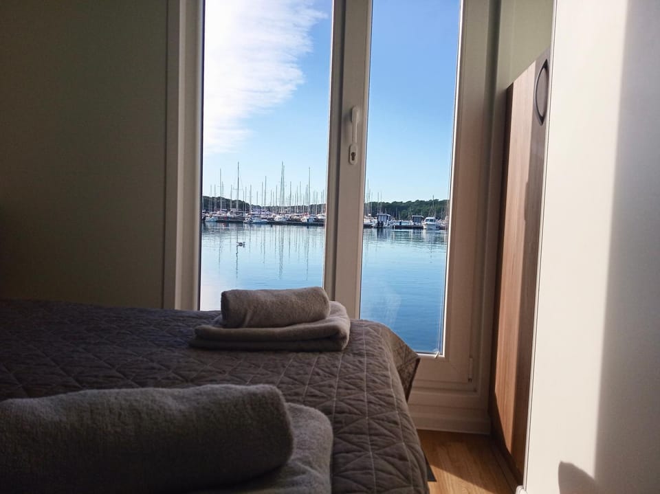 Bed, Sea view