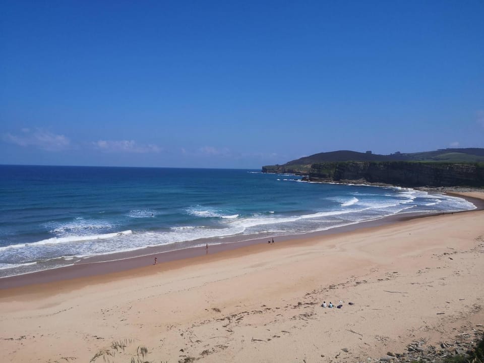 Langre Wayve House Hostel in Cantabria