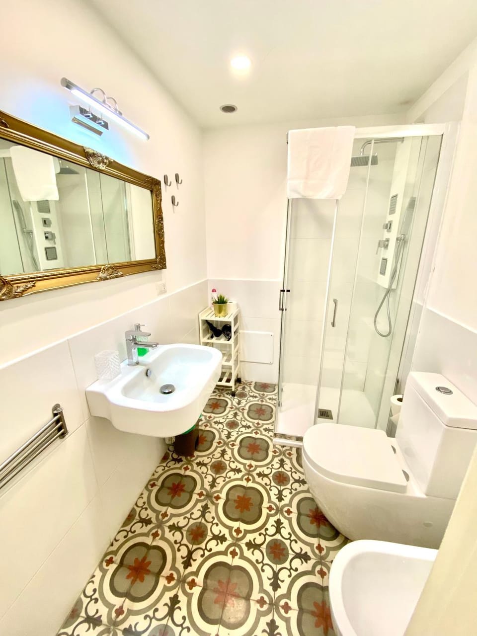Shower, Bathroom, bidet