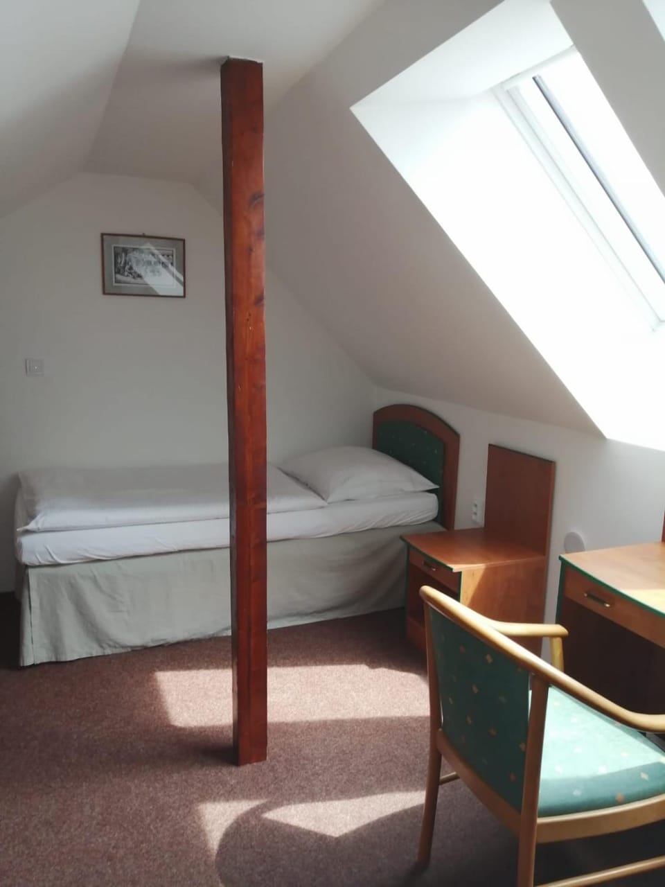 Bed, Photo of the whole room