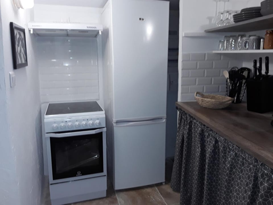 pet friendly, kitchen