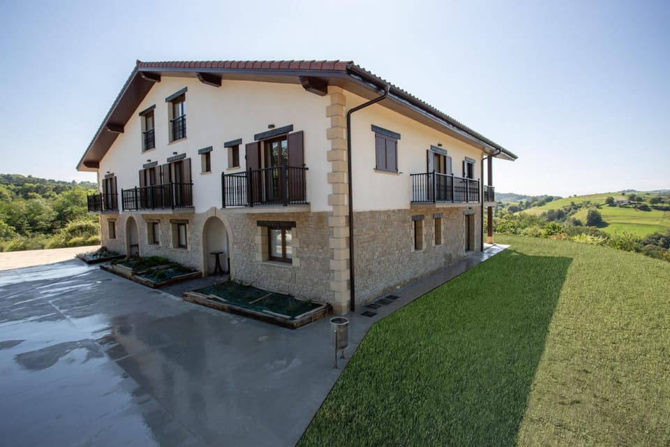 Property building, Natural landscape, Garden, Garden, Garden view