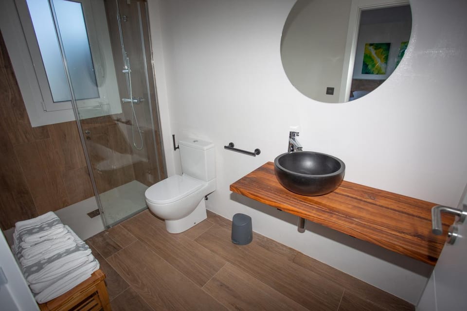 Shower, Bathroom, towels