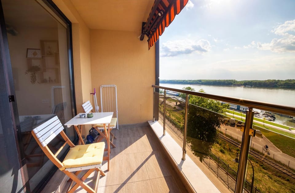 Day, Natural landscape, View (from property/room), Balcony/Terrace, River view