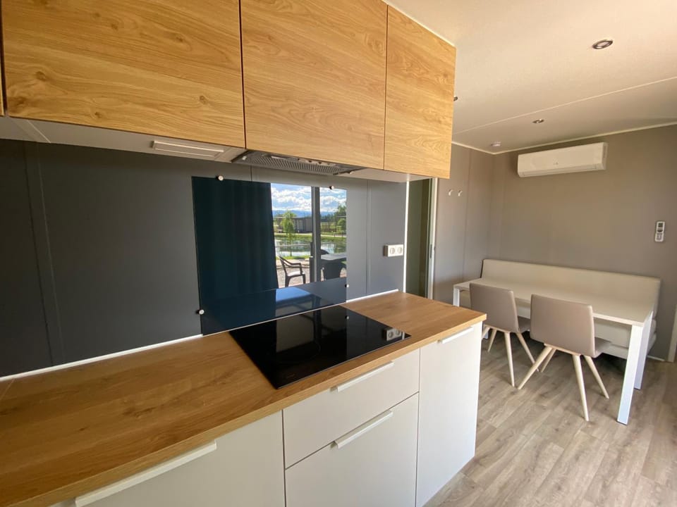 TV and multimedia, Kitchen or kitchenette