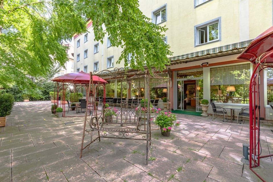 Property building, Day, View (from property/room), Balcony/Terrace