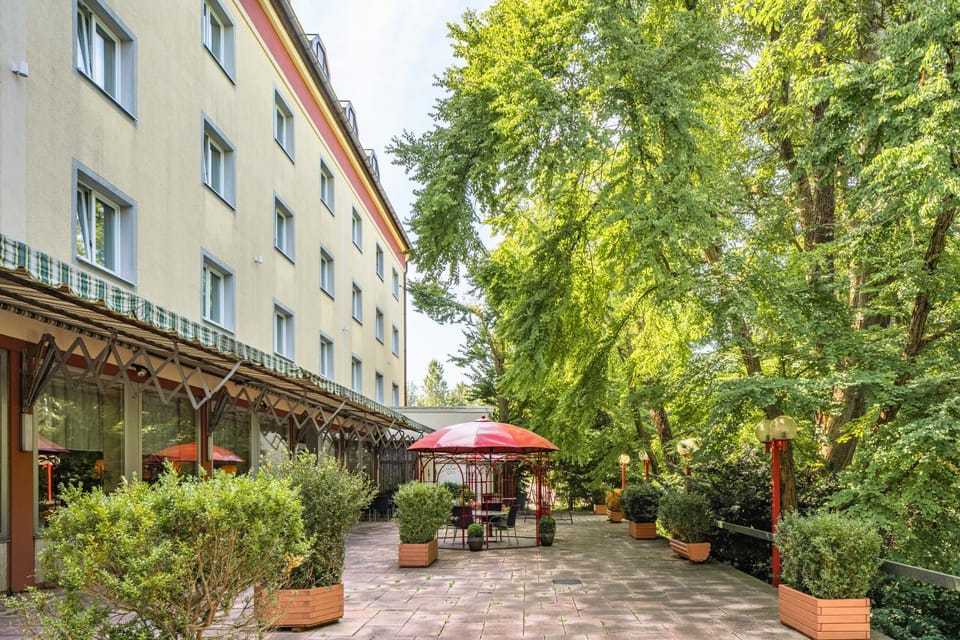 Day, Garden, Balcony/Terrace, Garden view