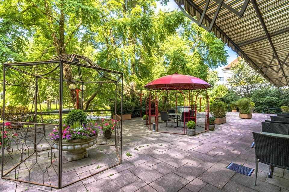 Day, Garden, Balcony/Terrace, Garden view