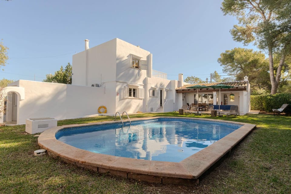 Villa Can Ferrer in the centre of Cala dOr House in Migjorn