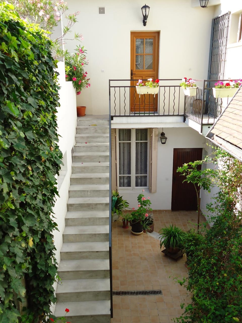 City Cottage le Montreuillois Apartment in Paris