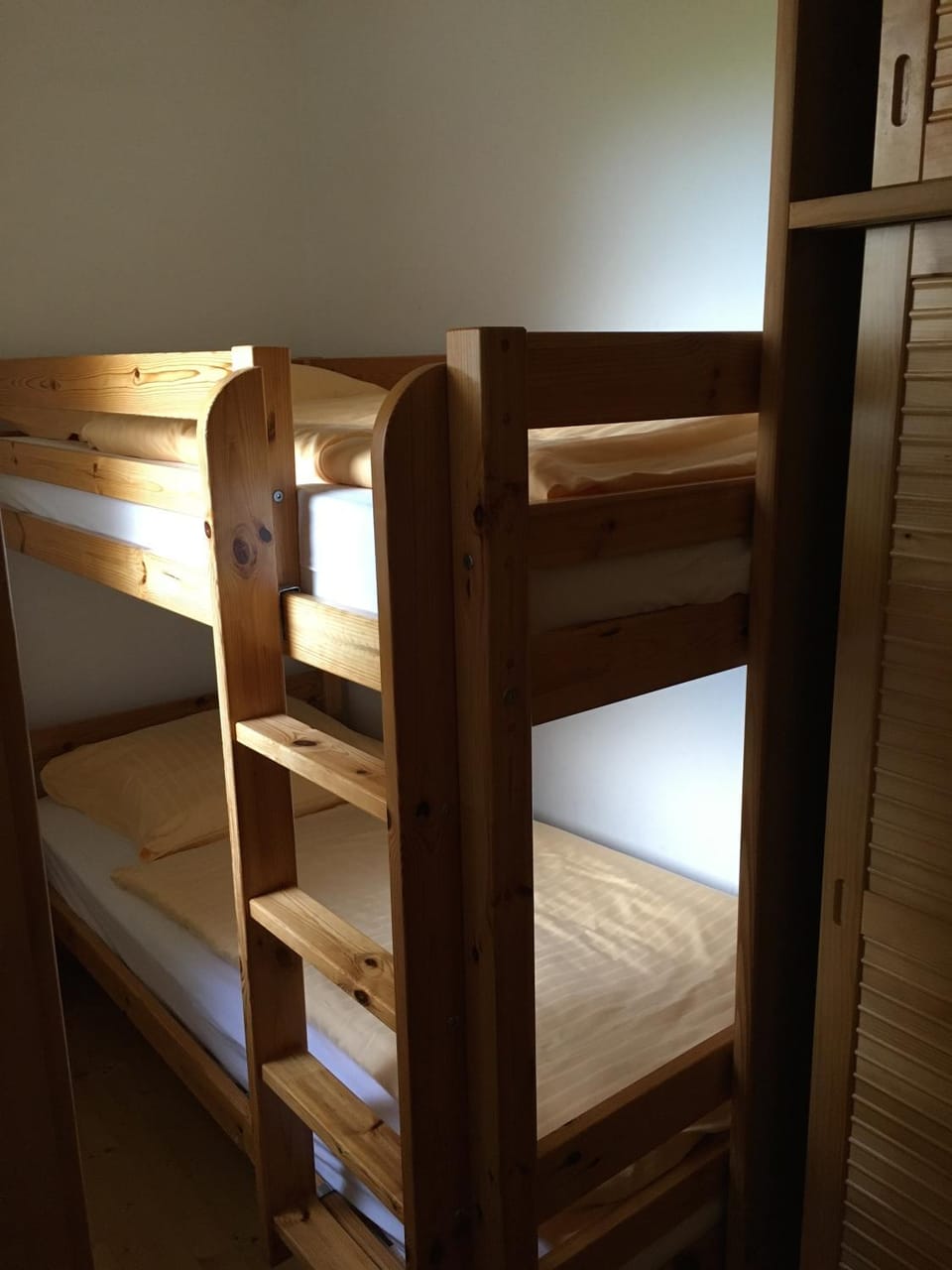 Bedroom, bunk bed