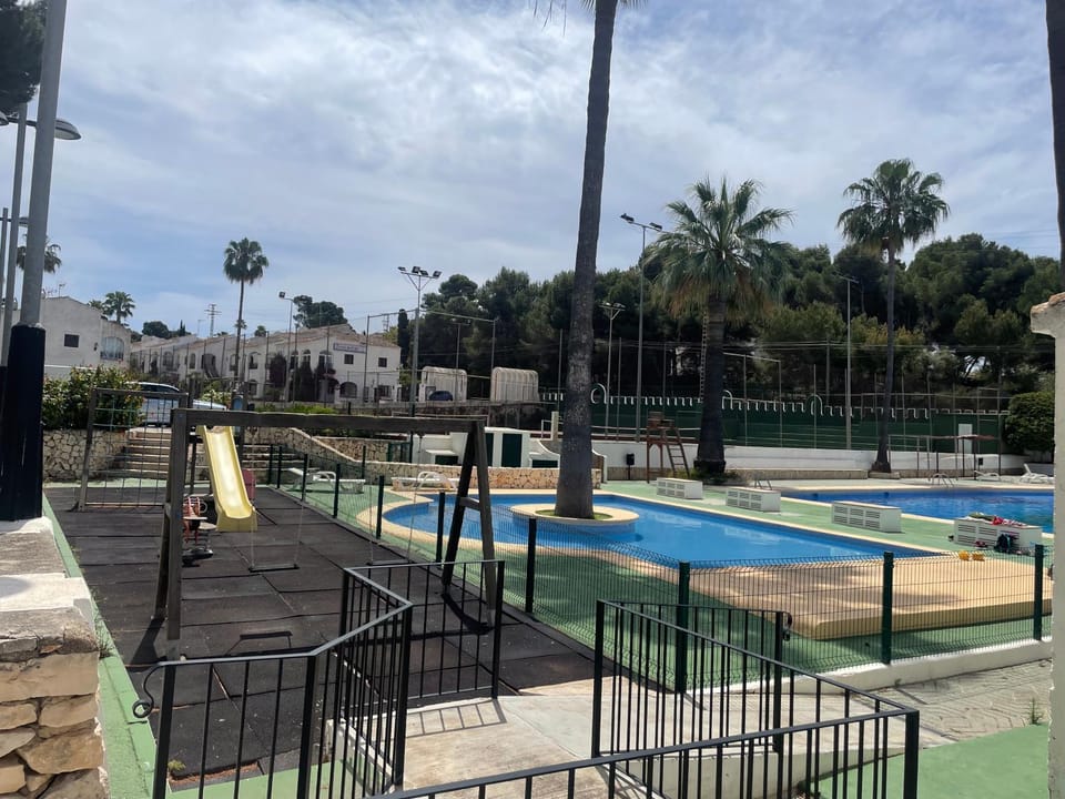 Swimming pool, Swimming pool