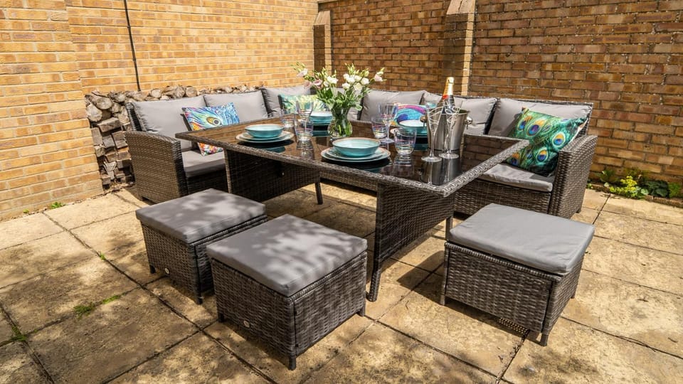 Patio, Seating area