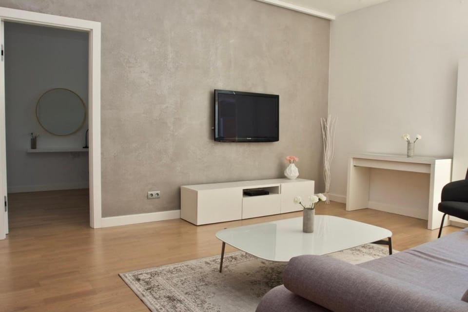 Communal lounge/ TV room, TV and multimedia, Living room, Seating area