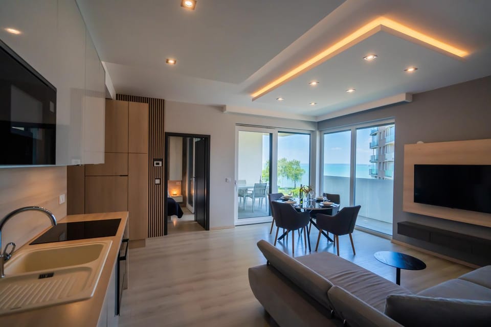 Kitchen or kitchenette, Living room, Dining area