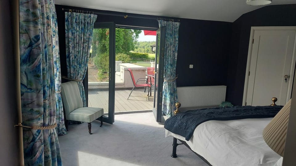 Bed, Balcony/Terrace, Bedroom