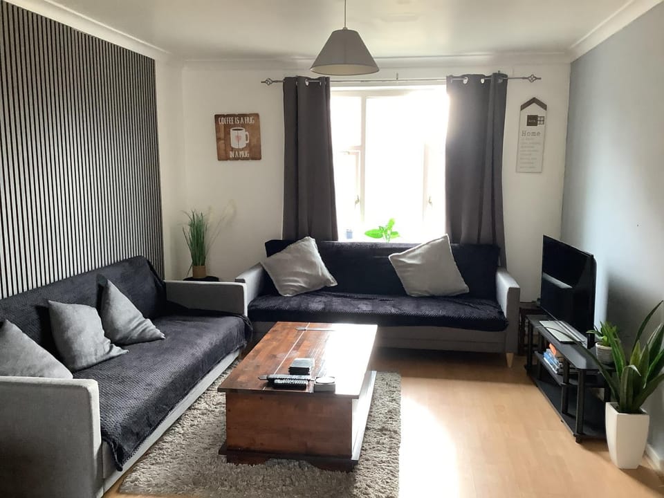 5 BedRm Hse! Ev! & Nr CityCentre! House in Stretford