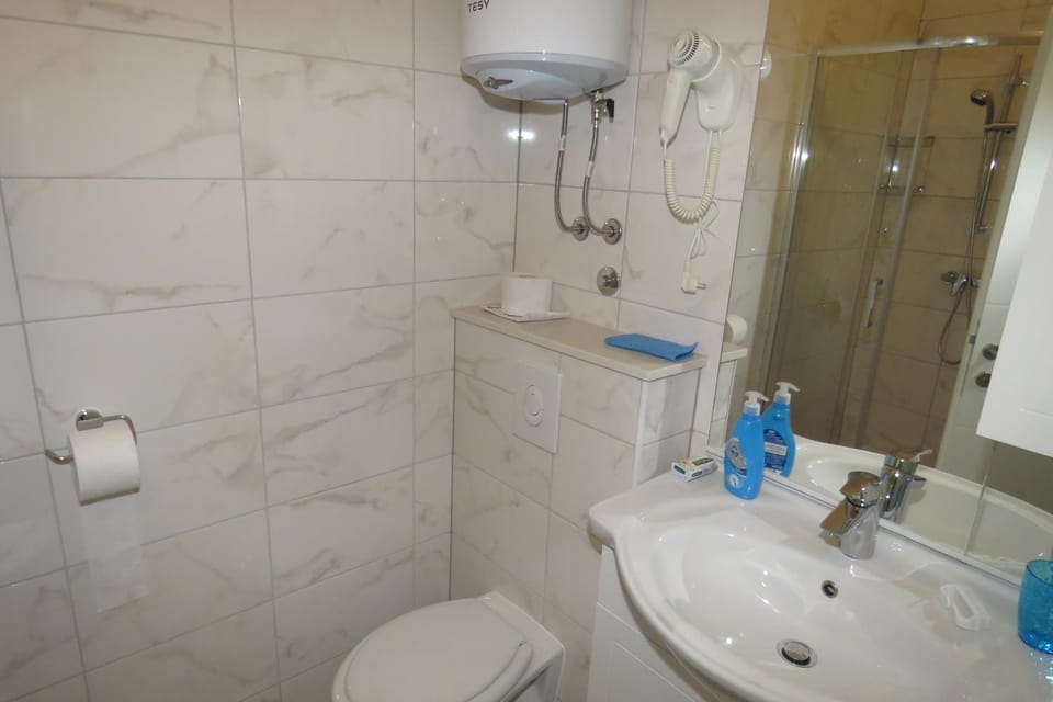 Shower, Toilet, Bathroom