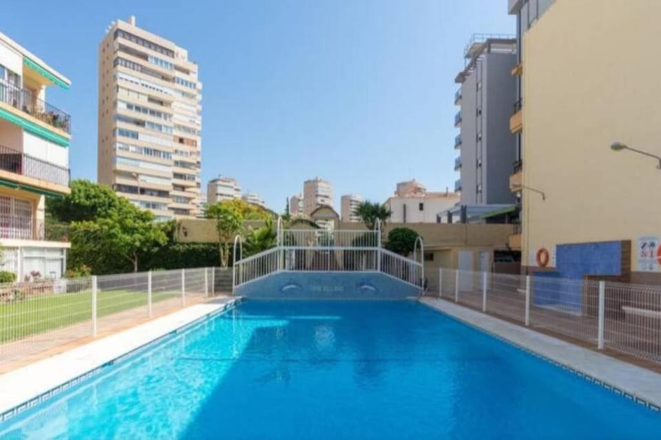 Swimming pool, Swimming pool