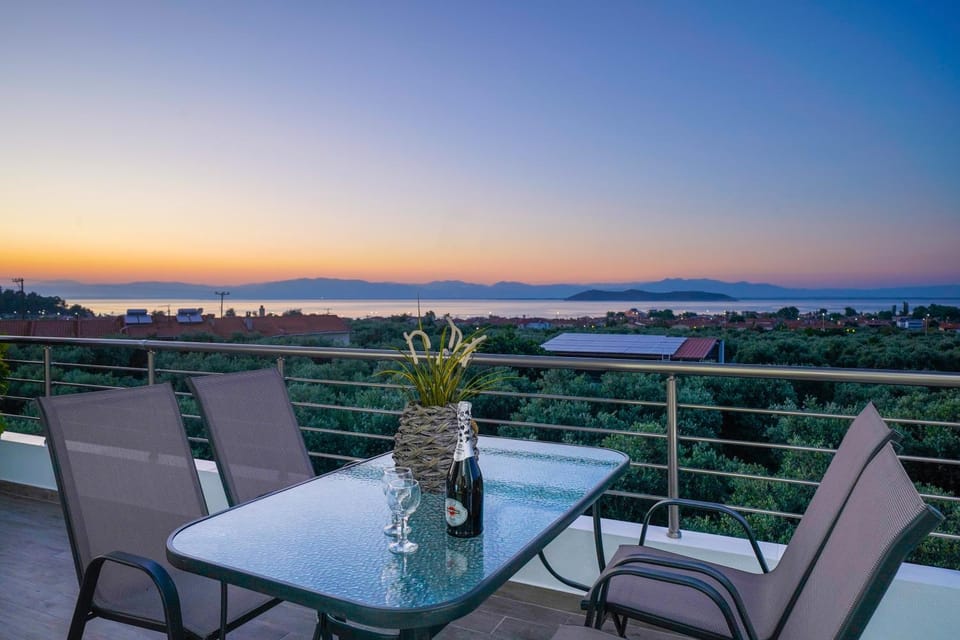 Balcony/Terrace, Drinks, Alcoholic drinks, Sunrise, Sunset