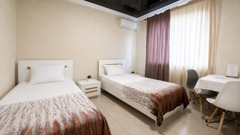 Bed, Photo of the whole room, Bedroom, air conditioner