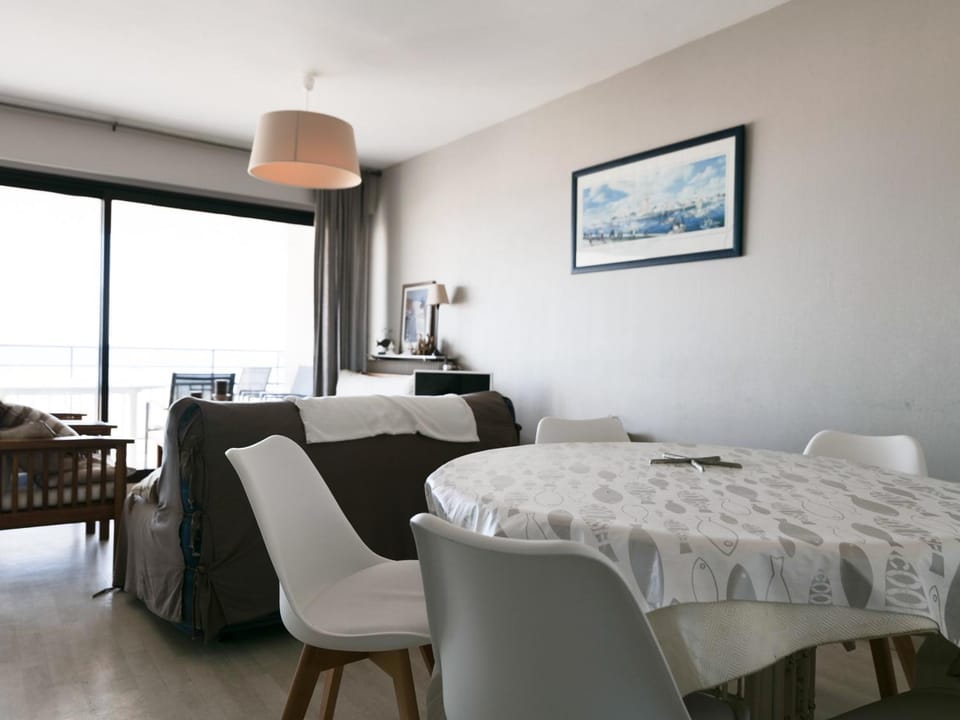 Appartement T2 en front de mer avec balcon, garage et ascenseur, Les Sables-d'Olonne - FR-1-197-475 Apartment in Les Sables-d'Olonne