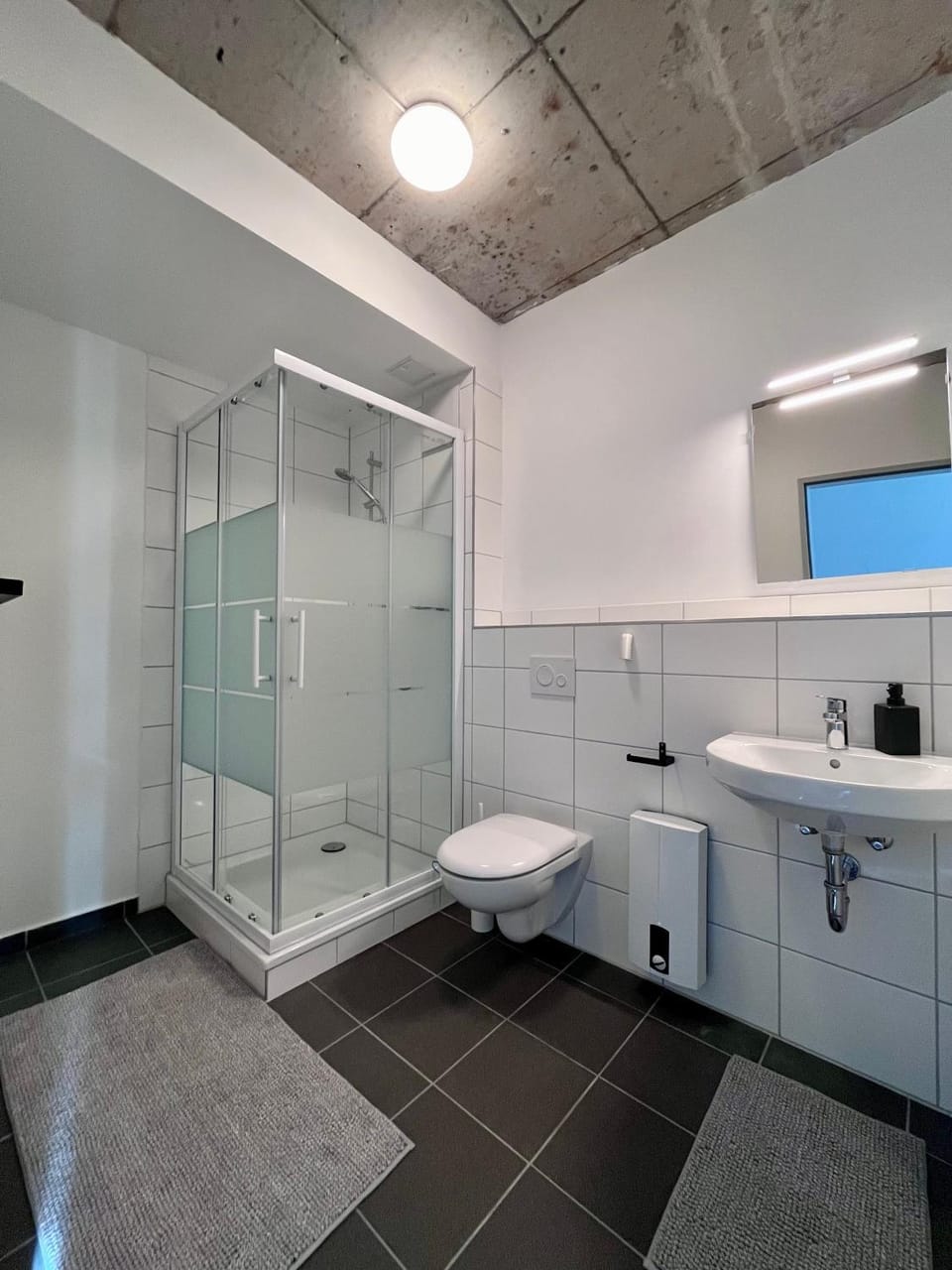 Shower, Toilet, Bathroom