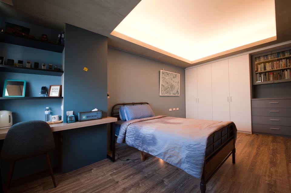 Bed, Photo of the whole room, Bedroom