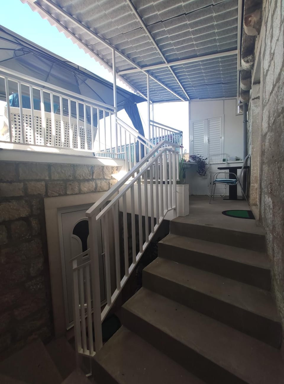 Facade/entrance