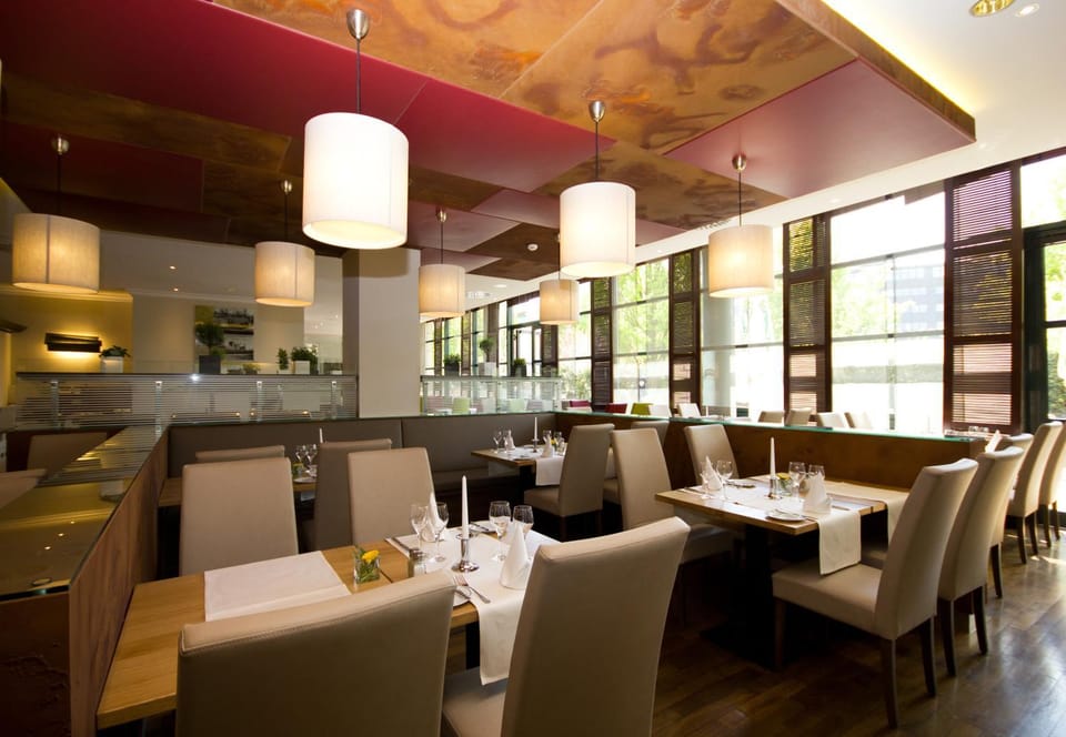 Restaurant/places to eat, Buffet breakfast