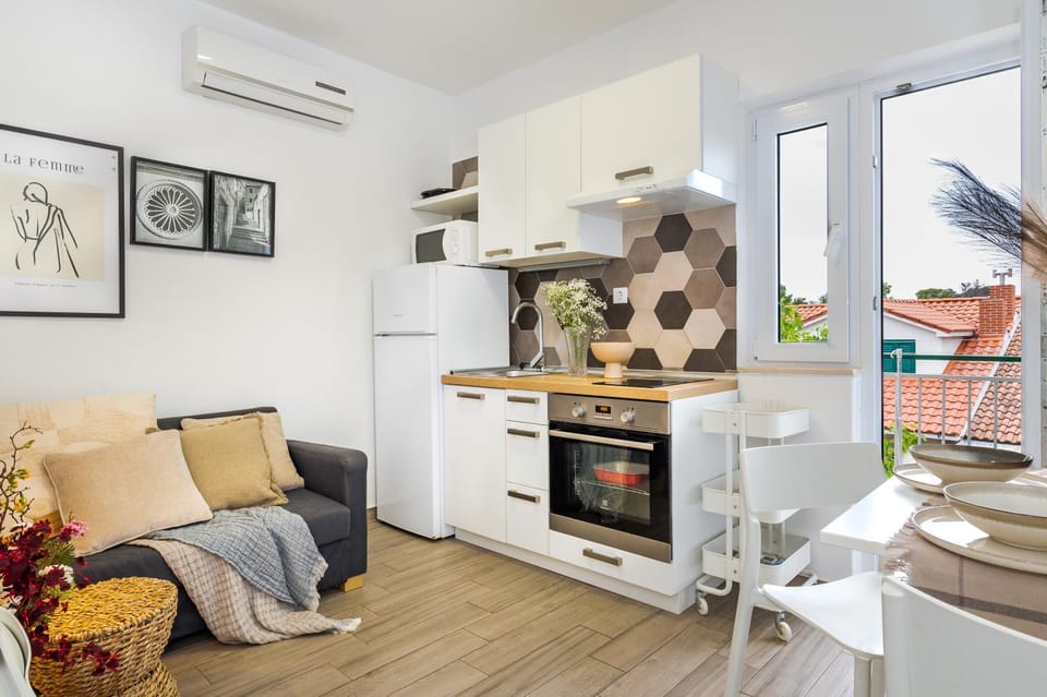 Living room, Dining area, kitchen