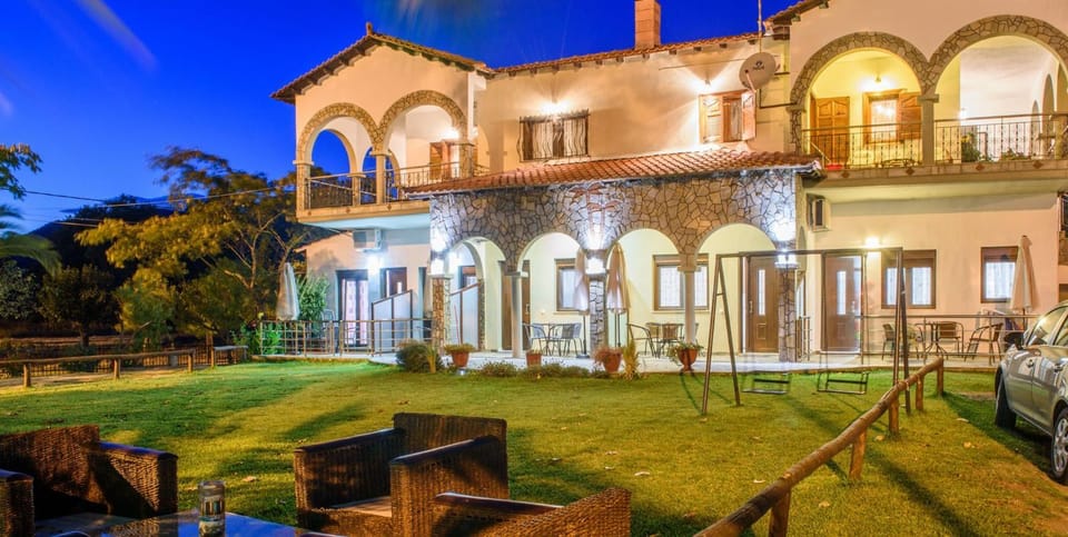 Property building, Patio, Garden