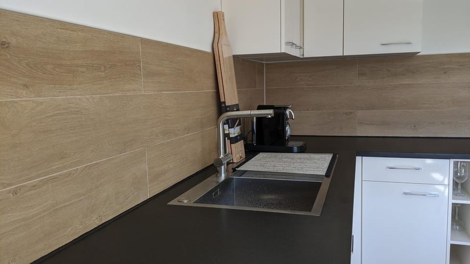 Kitchen or kitchenette, Communal kitchen
