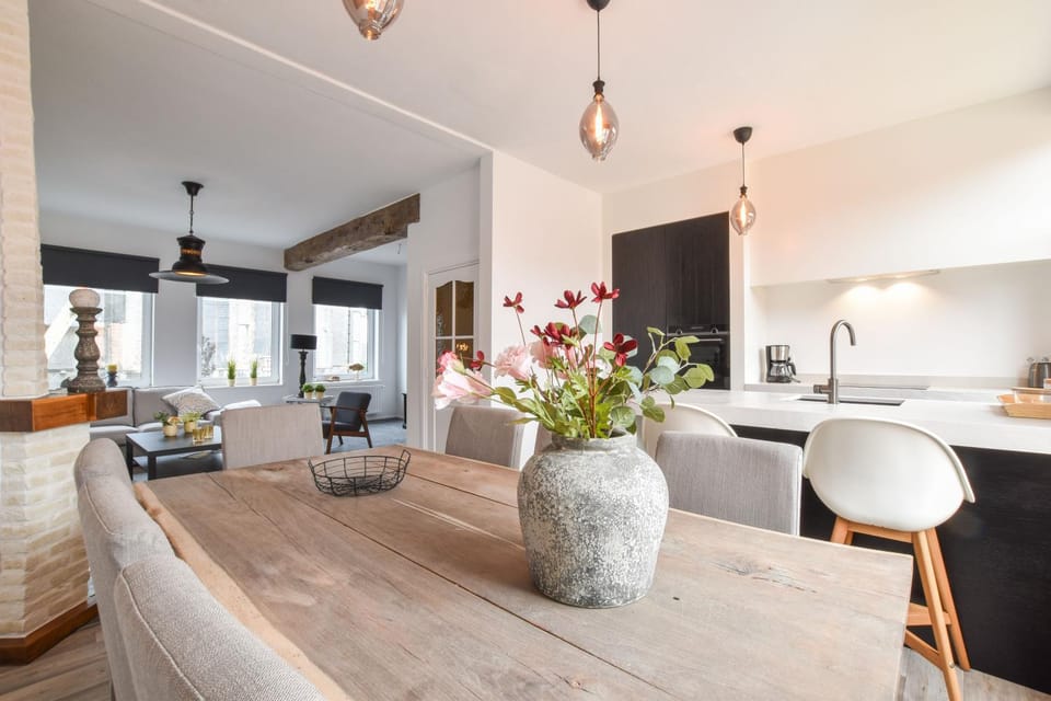 Seating area, Dining area