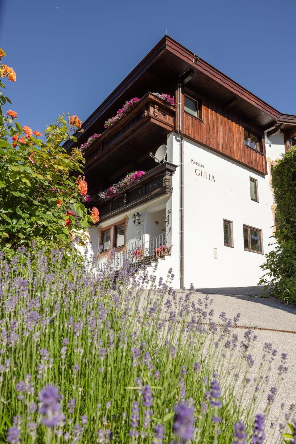 Pension Gulla - Ferienhaus Appartements B&B Bed and Breakfast in Neustift im Stubaital