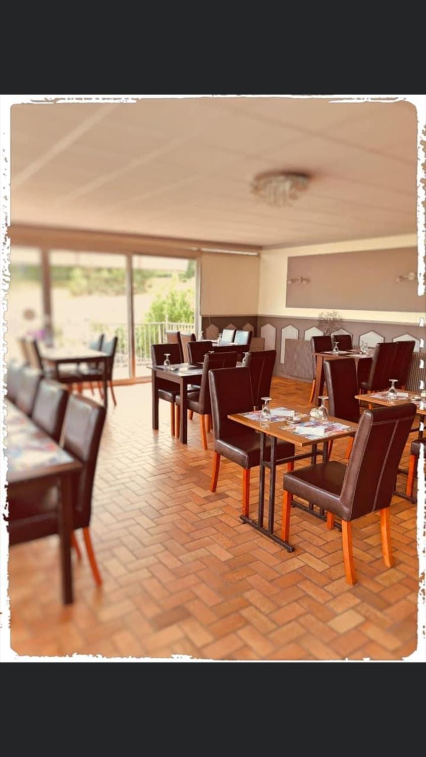 Hôtel le Bretagne et Restaurant Le Papillon Hotel in Pays de la Loire