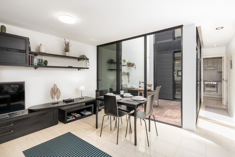 TV and multimedia, Living room, Dining area