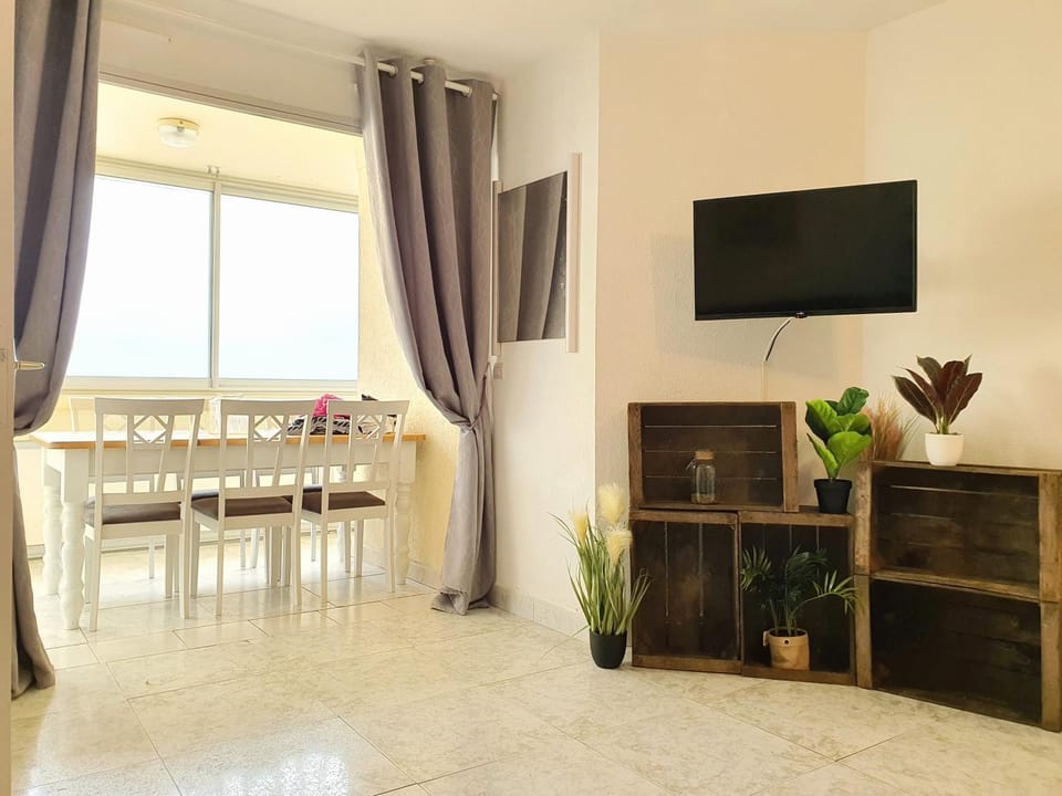 Living room, Dining area, Sea view