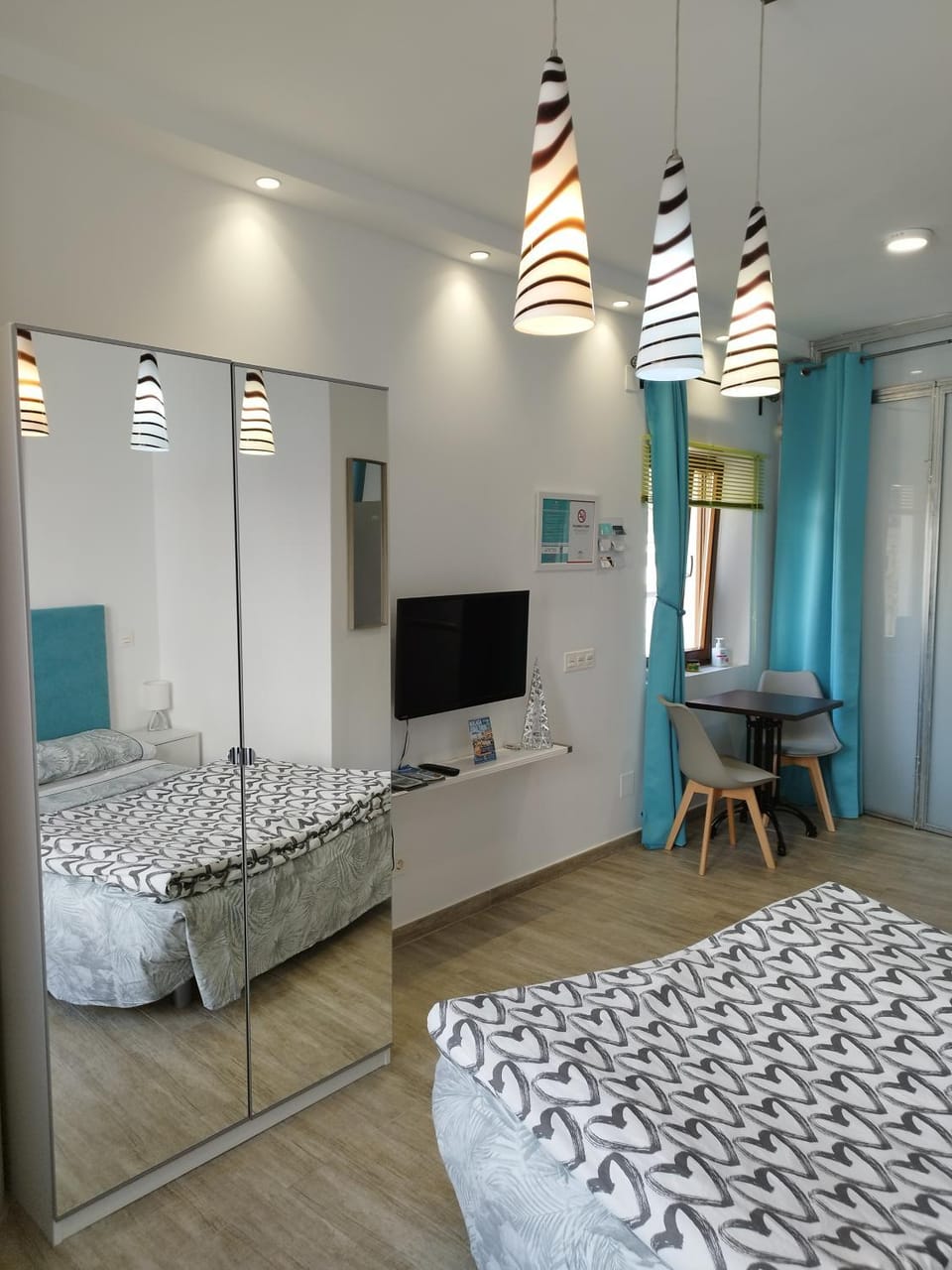 Photo of the whole room