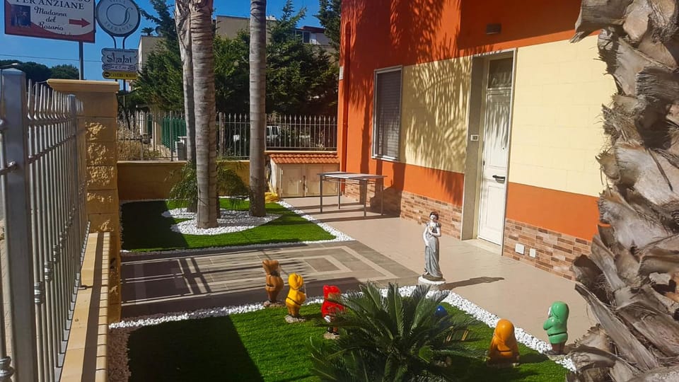 Property building, Garden