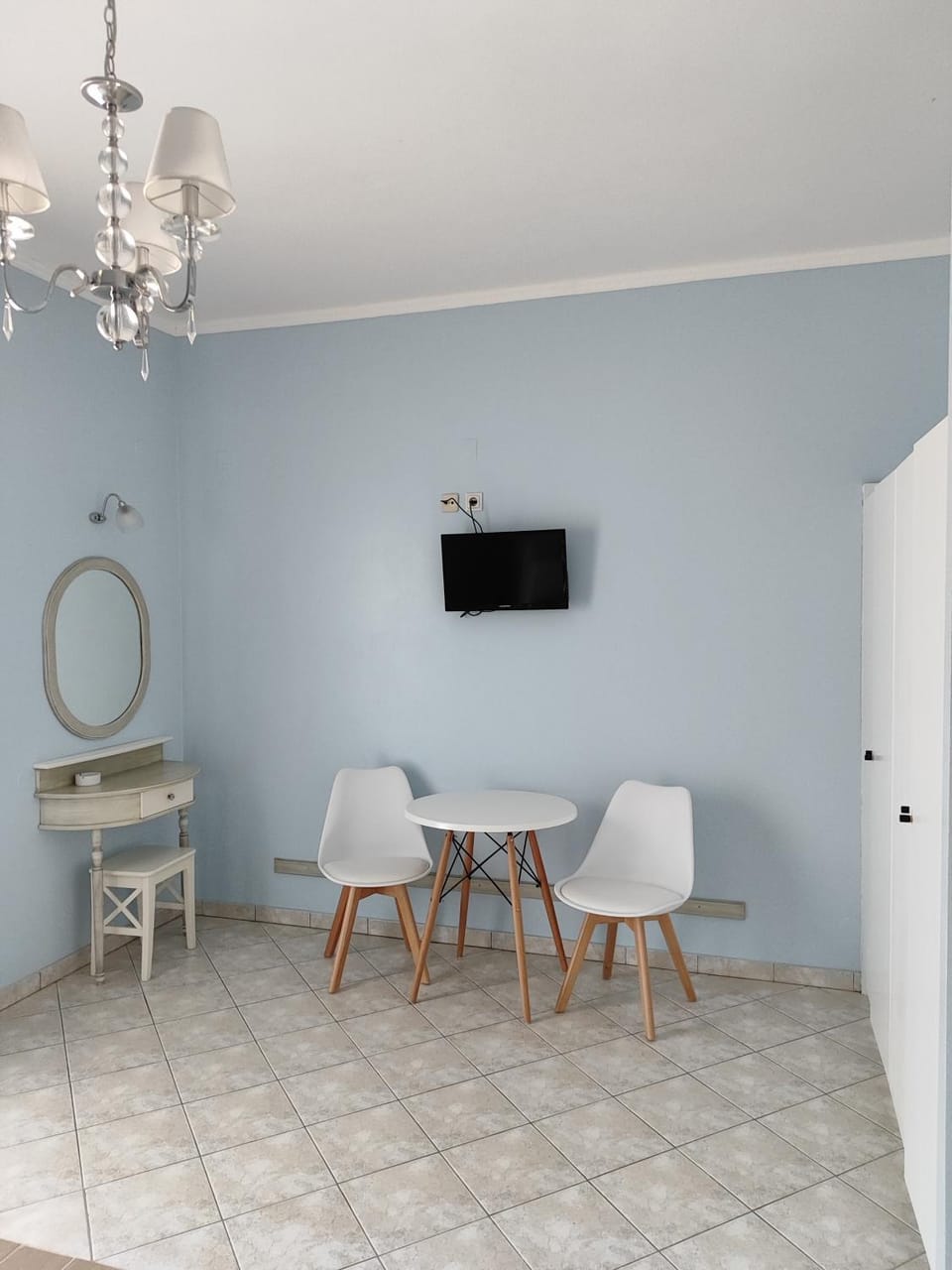 TV and multimedia, Seating area