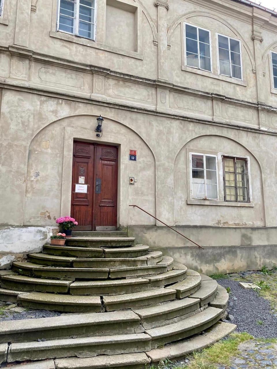 Facade/entrance