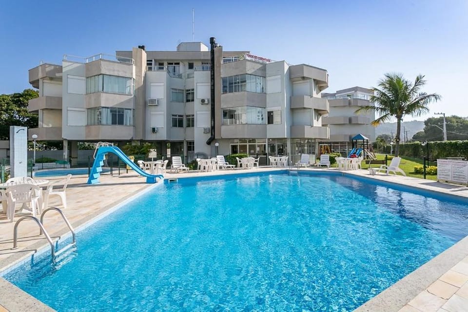 Apartamento 3 quartos +2 garagens+2 banheiros a 40m da Praia dos Ingleses/florianopolis Apartment in Florianopolis