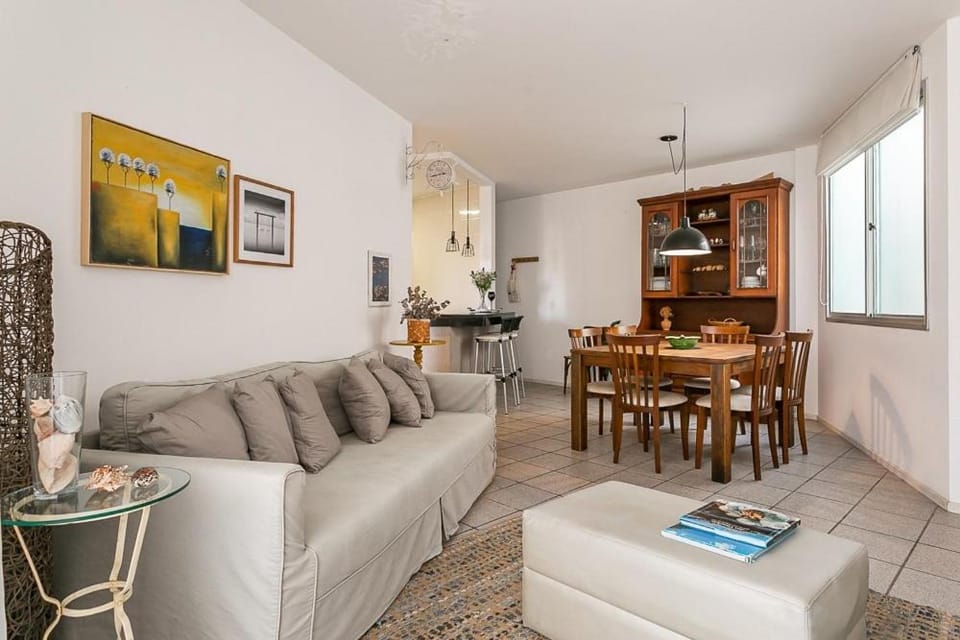 Apartamento 3 quartos +2 garagens+2 banheiros a 40m da Praia dos Ingleses/florianopolis Apartment in Florianopolis