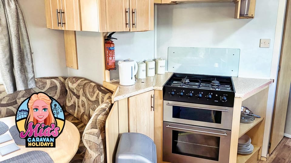 Kitchen or kitchenette, pet friendly, stove