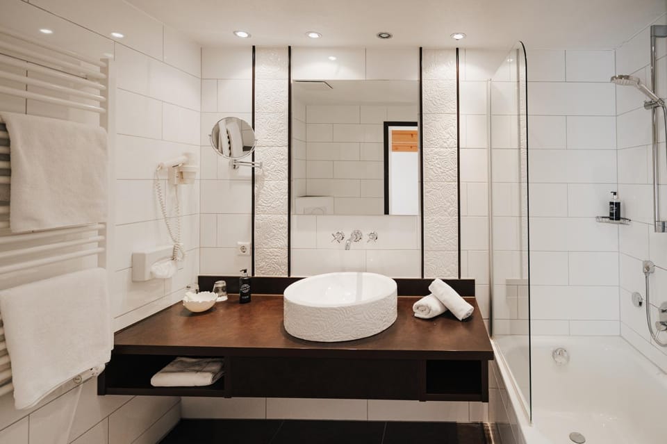 Shower, Bathroom, Bath, towels